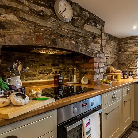 1 Bed In Lcc40 Bouth